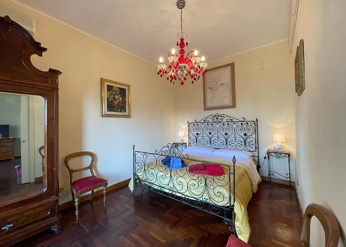 Lady House